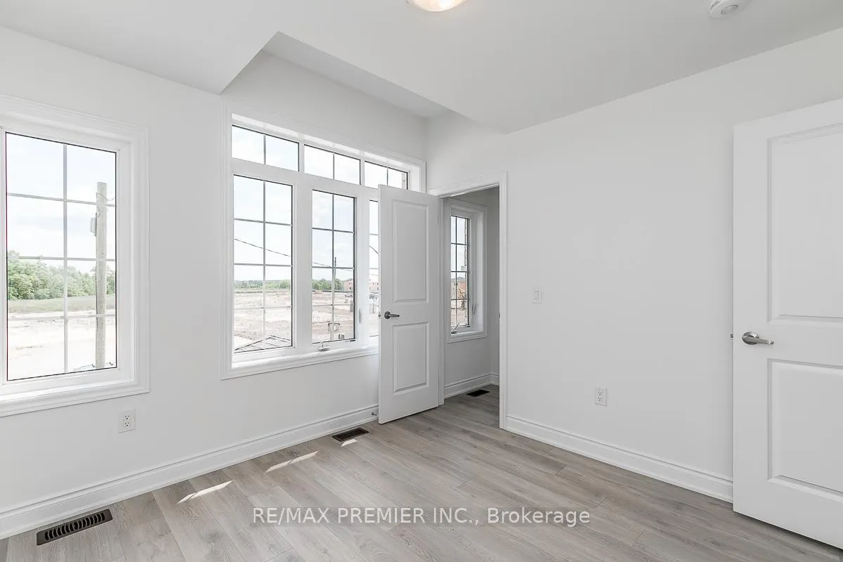 Photo 33 of 57 Union Boulevard, Wasaga Beach — HOMEH