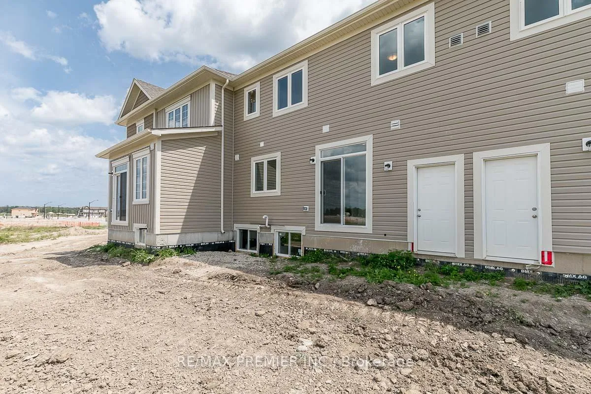 Photo 39 of 57 Union Boulevard, Wasaga Beach — HOMEH