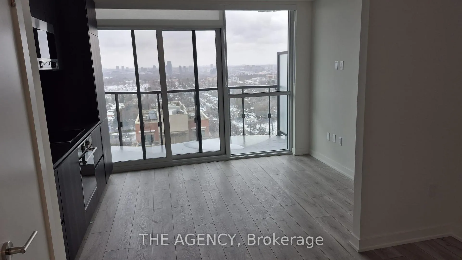 Photo 3 of Unit 2103, 120 Broadway Avenue N, Toronto, Mount Pleasant West — HOMEH
