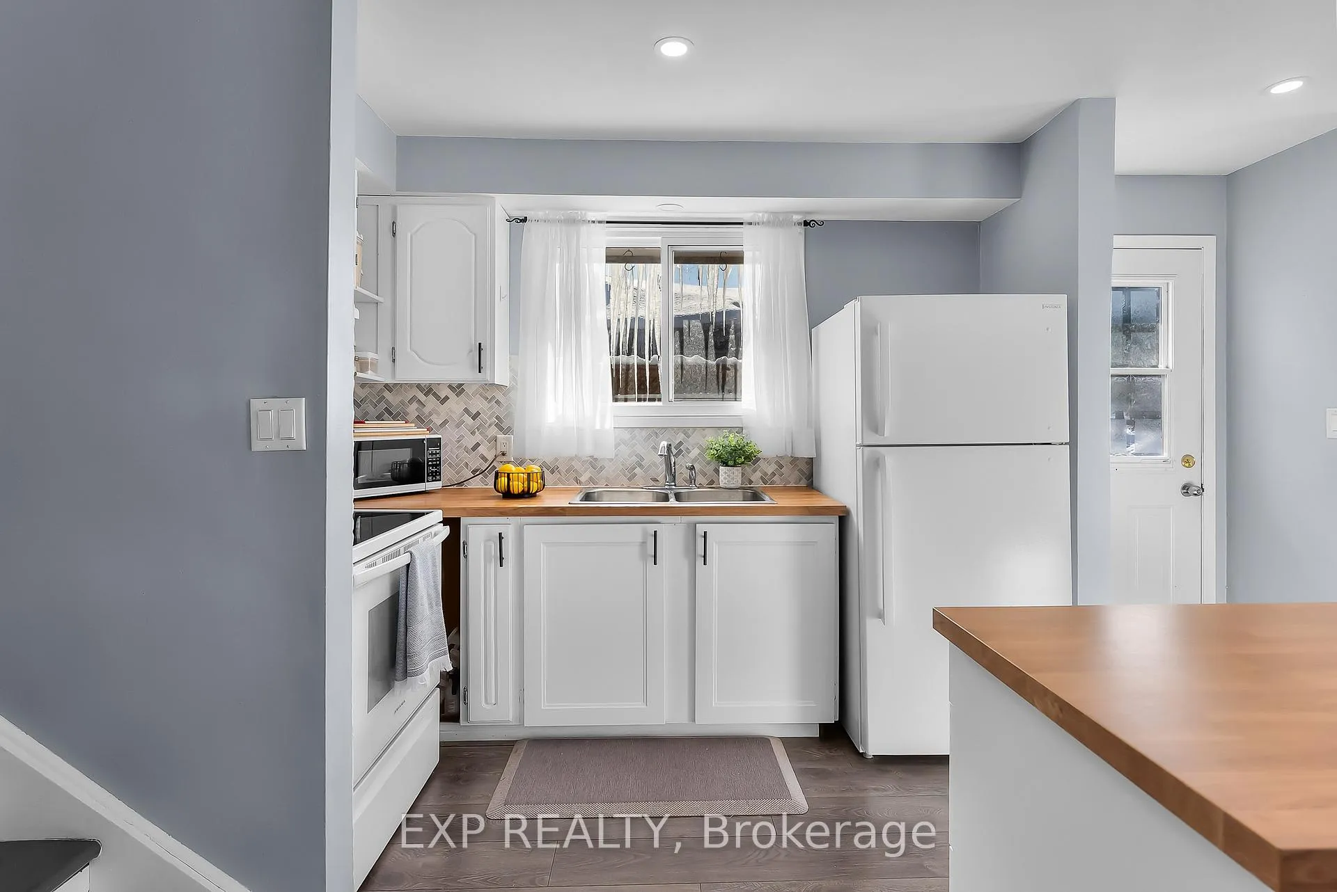 Photo 3 of 82 Tupper Drive, Thorold, Confederation Heights — HOMEH