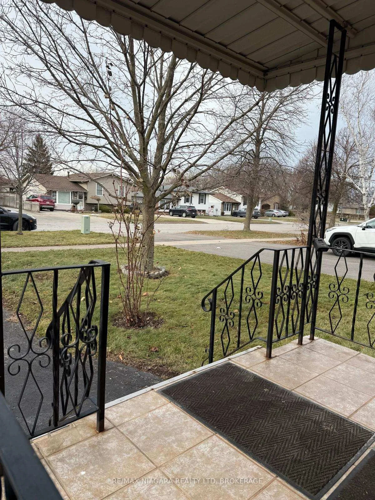 Photo 20 of 8006 Paddock Trail Drive, Niagara Falls, Ascot — HOMEH