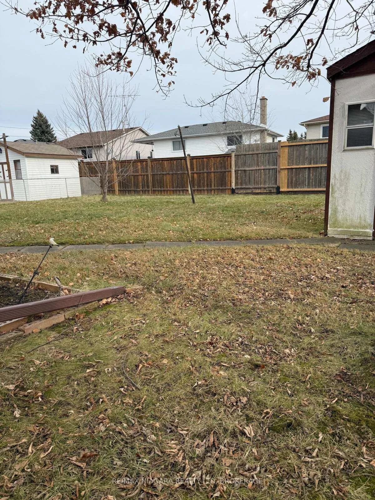 Photo 21 of 8006 Paddock Trail Drive, Niagara Falls, Ascot — HOMEH