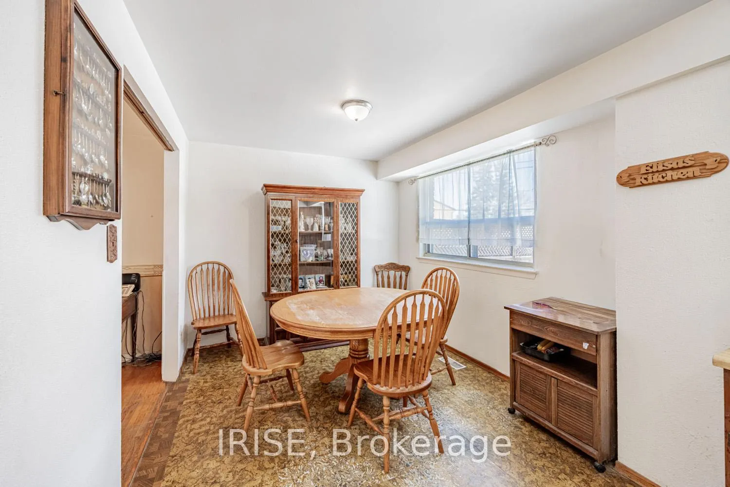 Photo 5 of 1223 Napier Crescent, Oakville, College Park — HOMEH