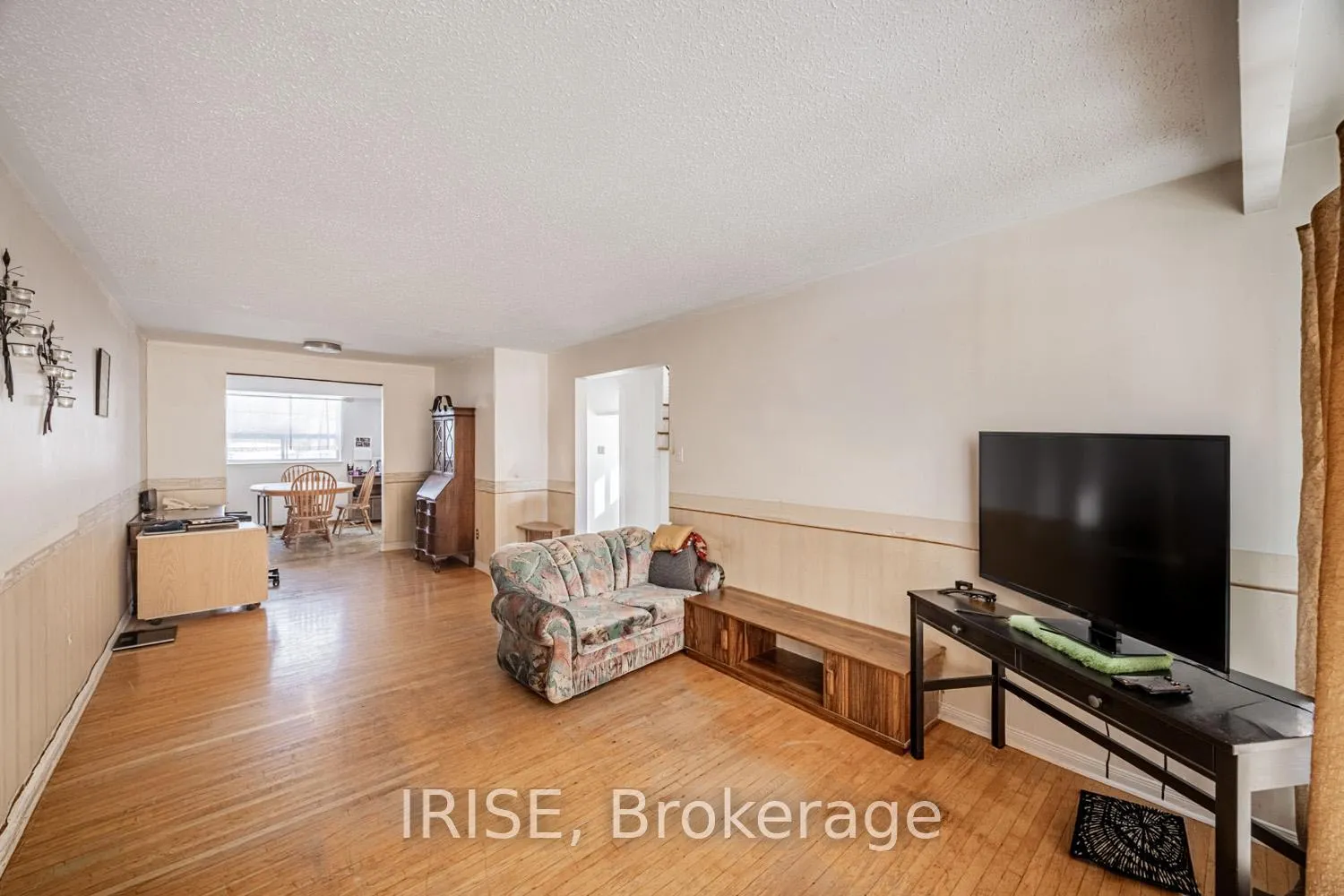 Photo 6 of 1223 Napier Crescent, Oakville, College Park — HOMEH