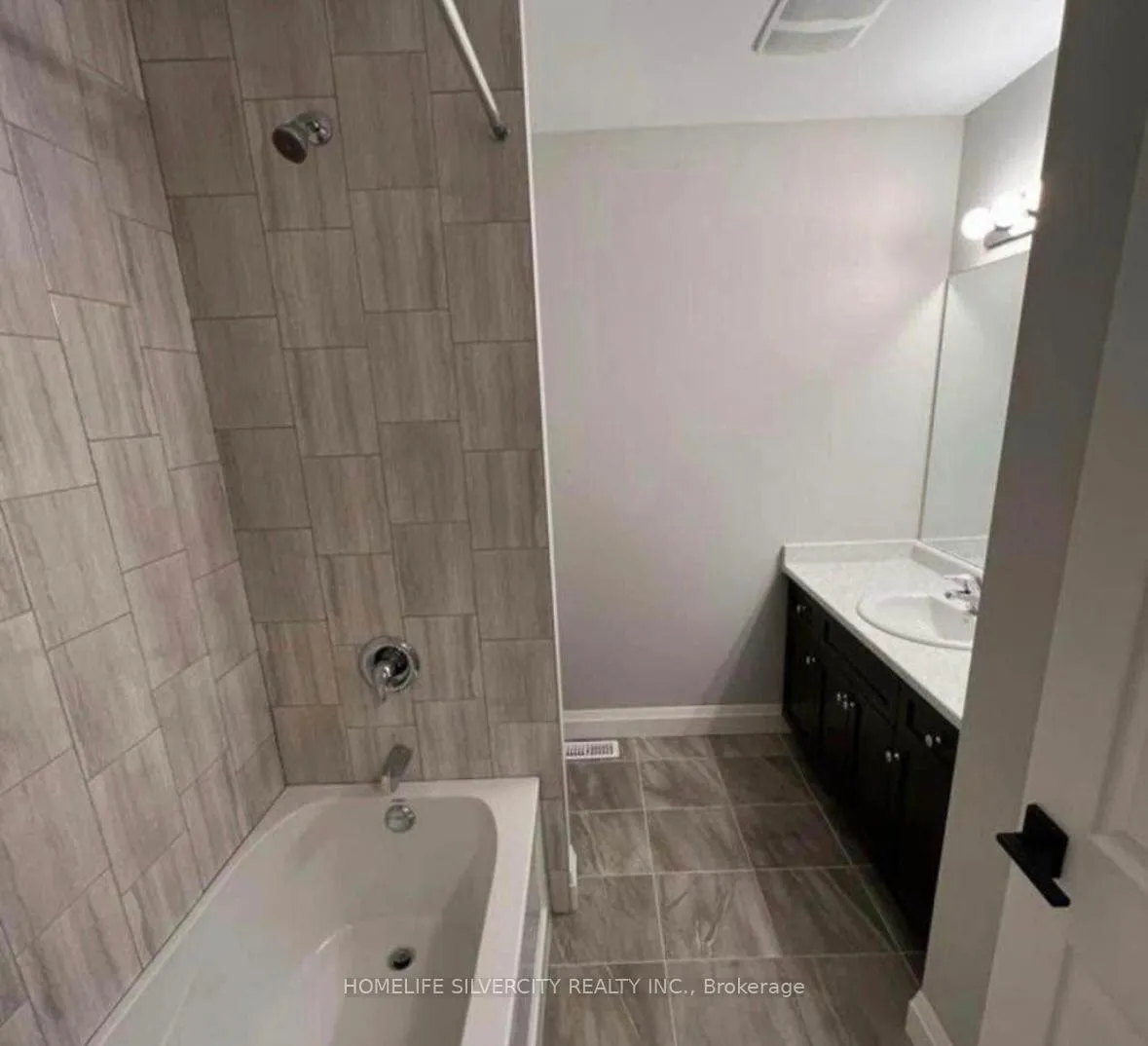 Photo 13 of 307 Chapelhill Drive, Kitchener — HOMEH