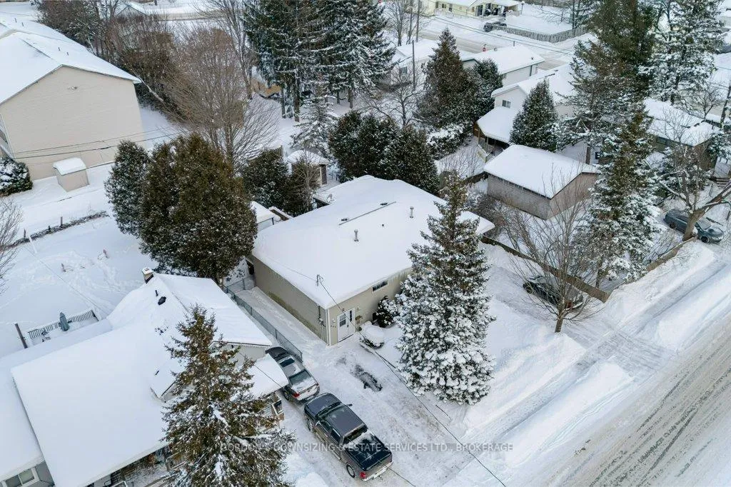 Photo 4 of 461 Henrietta Street, Gananoque — HOMEH