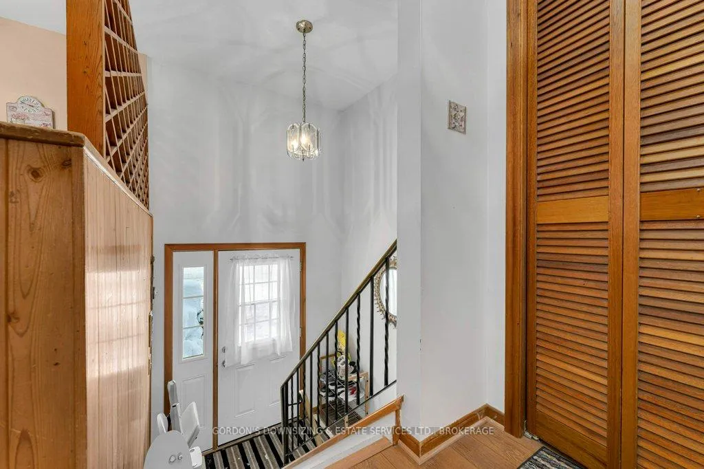 Photo 5 of 461 Henrietta Street, Gananoque — HOMEH