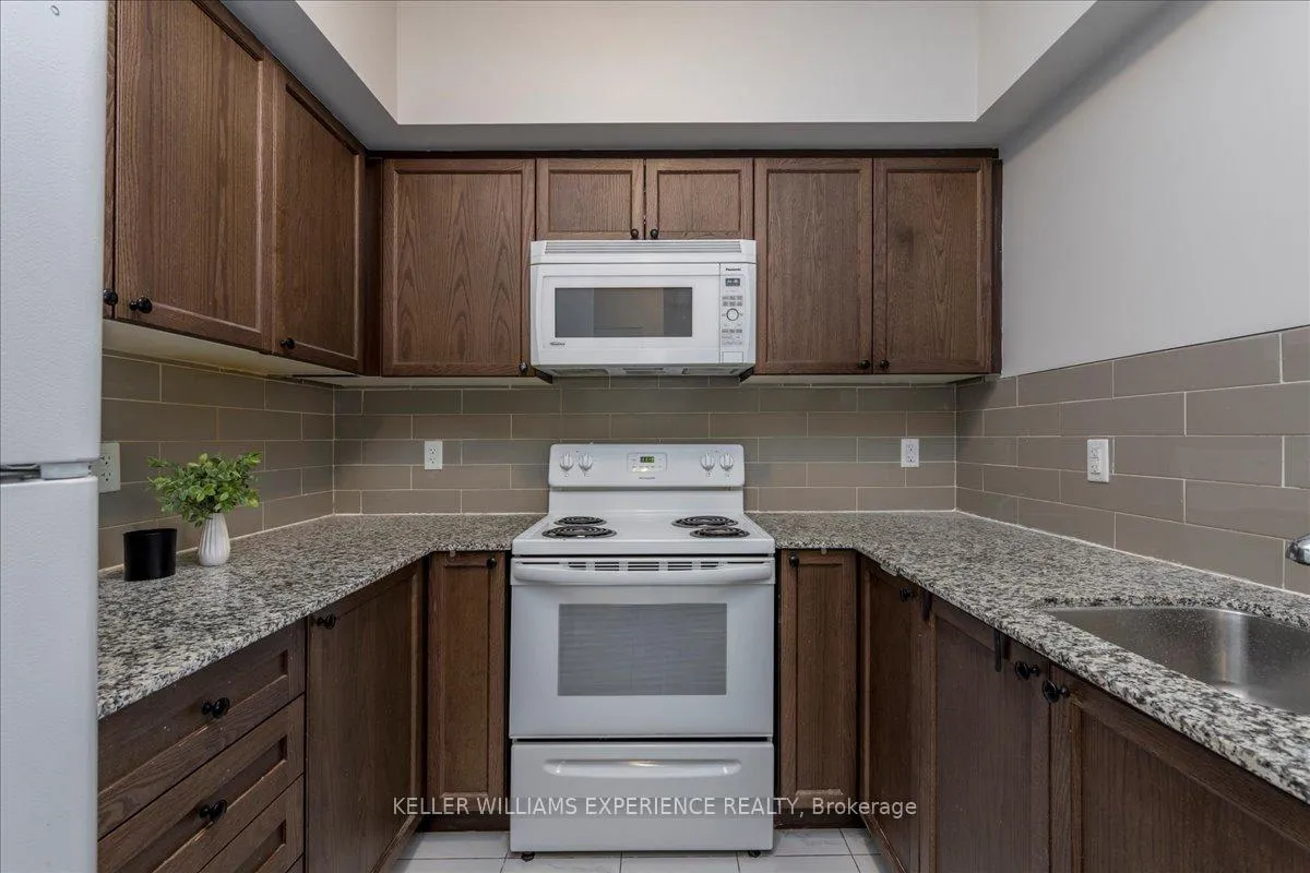 Photo 6 of Unit 404, 300 Essa Road, Barrie, 400 West — HOMEH