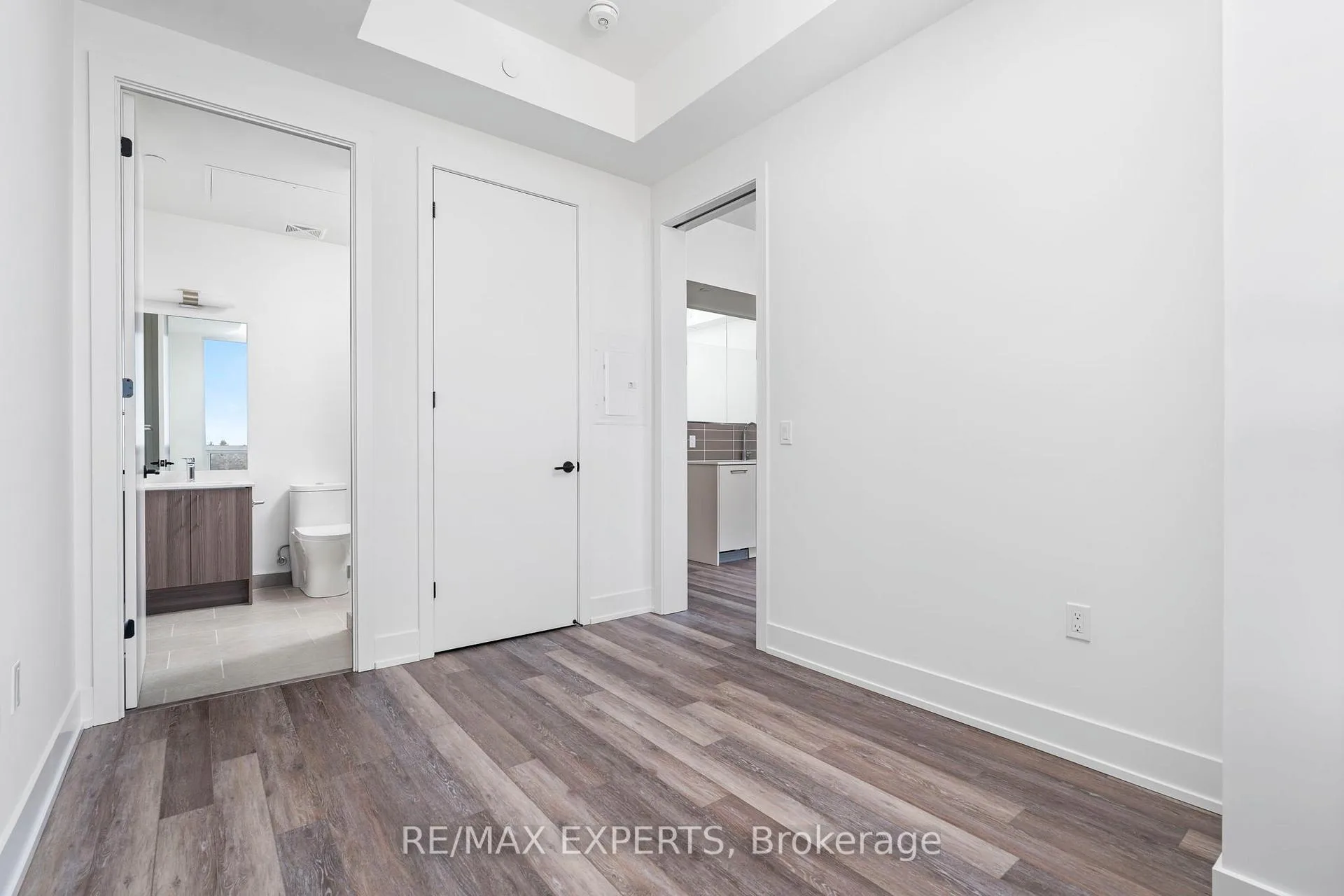 Photo 17 of Unit 537, 2075 King Road, King, King City — HOMEH