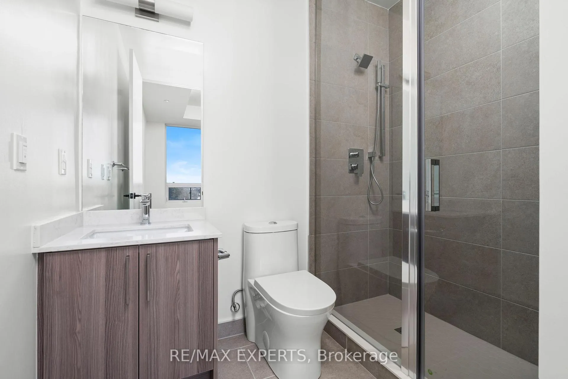 Photo 19 of Unit 537, 2075 King Road, King, King City — HOMEH