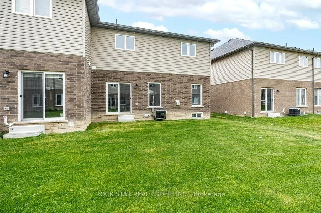 Photo 31 of 161 Cittadella Boulevard, Hamilton, Rural Glanbrook — HOMEH