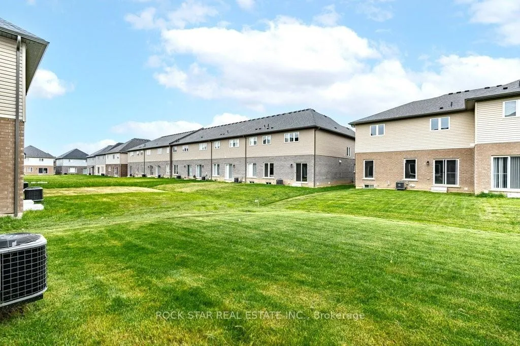 Photo 32 of 161 Cittadella Boulevard, Hamilton, Rural Glanbrook — HOMEH