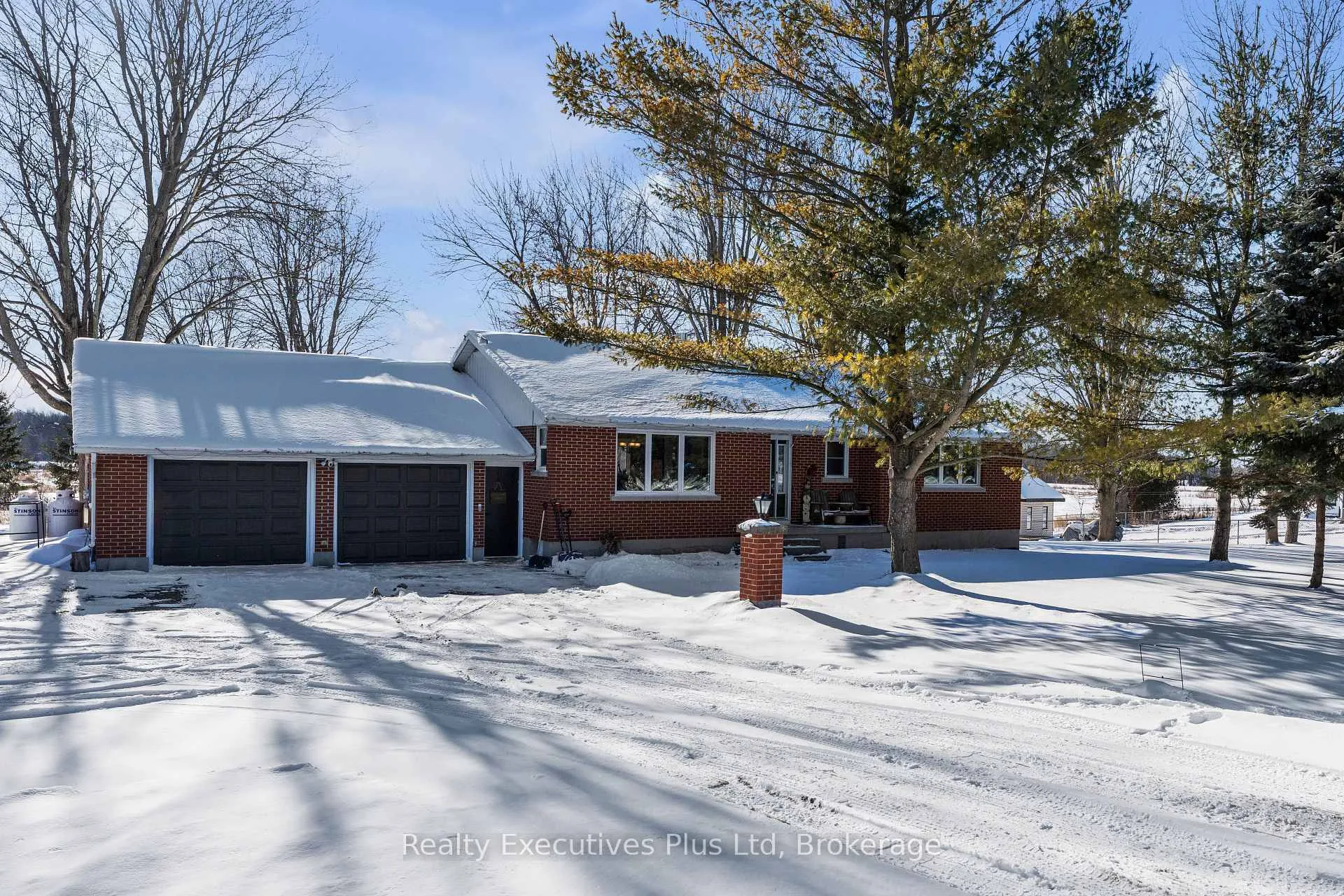 Photo 1 of 7050 County Road 2, Loyalist, Lennox and Addington - South — HOMEH