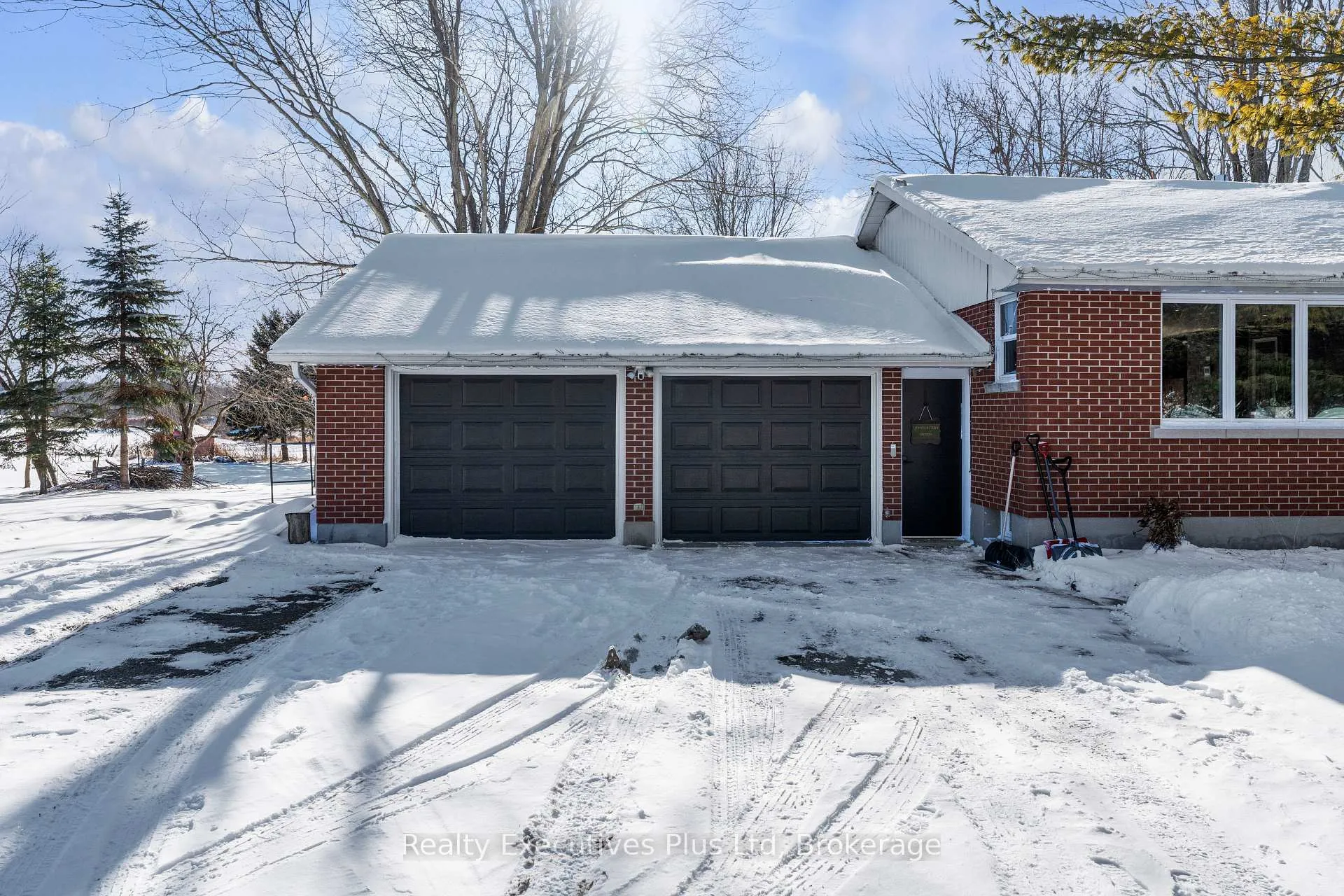 Photo 5 of 7050 County Road 2, Loyalist, Lennox and Addington - South — HOMEH