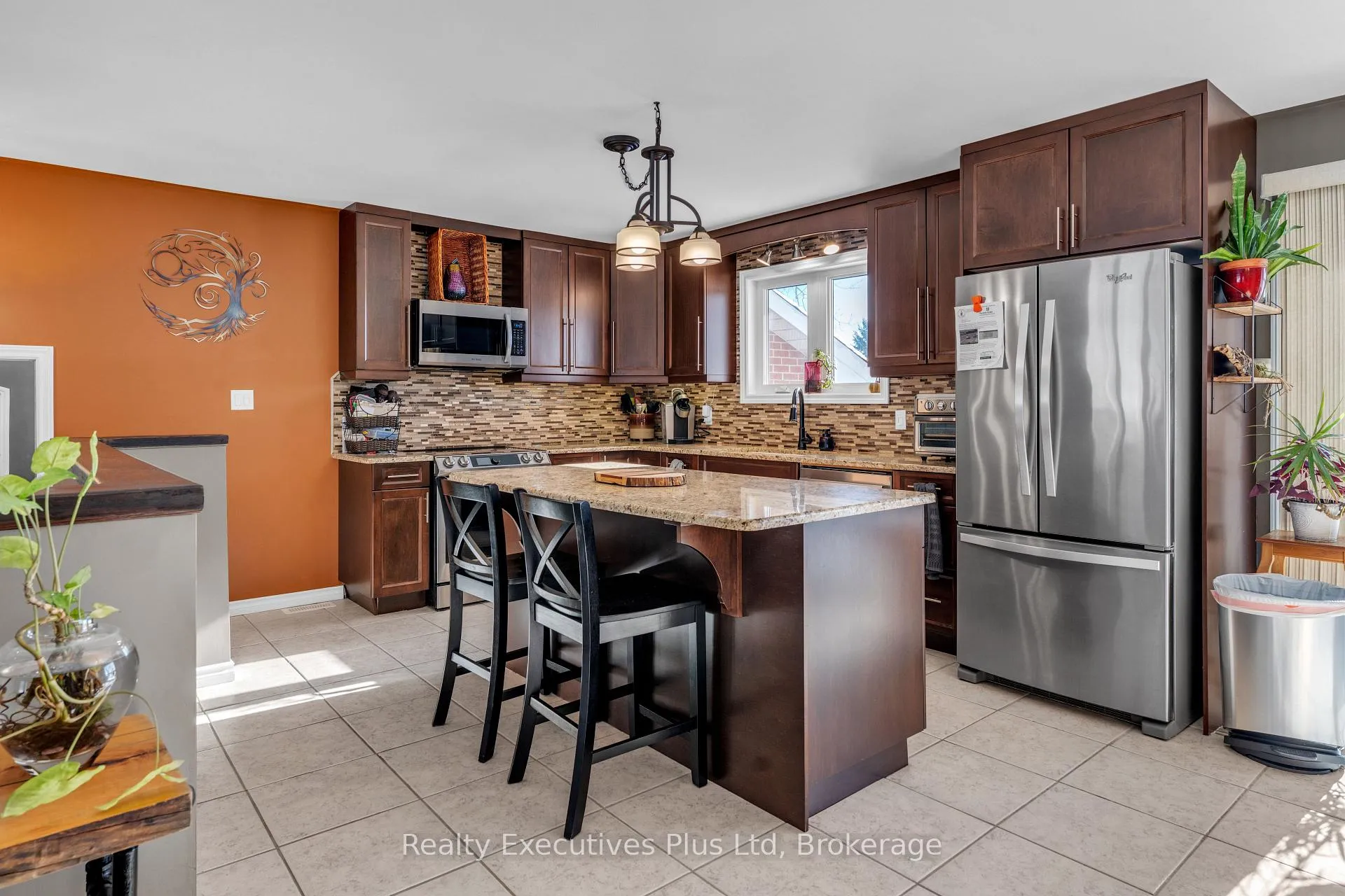 Photo 12 of 7050 County Road 2, Loyalist, Lennox and Addington - South — HOMEH