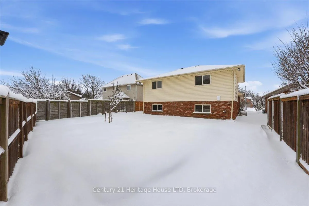 Photo 38 of 102 Wellandvale Drive, Welland, N. Welland — HOMEH