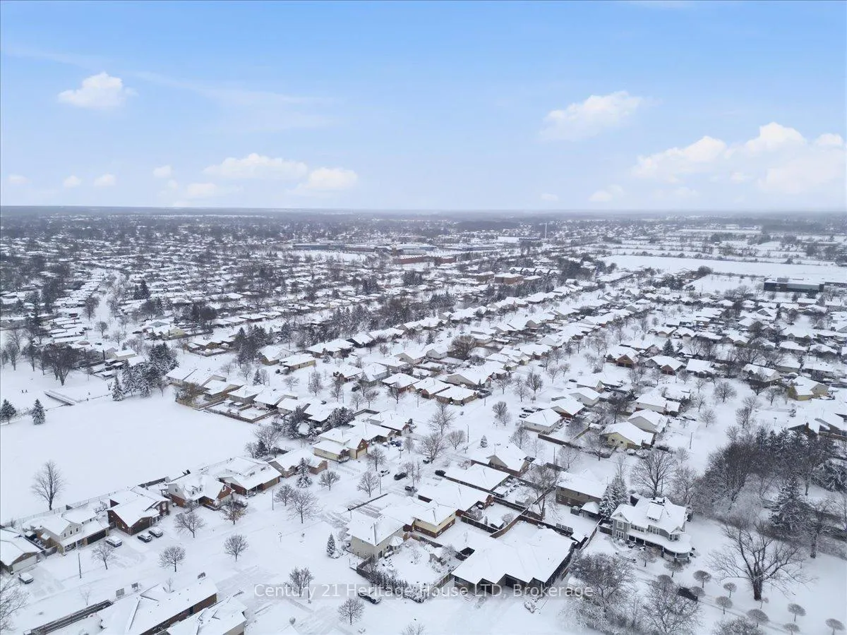 Photo 50 of 102 Wellandvale Drive, Welland, N. Welland — HOMEH