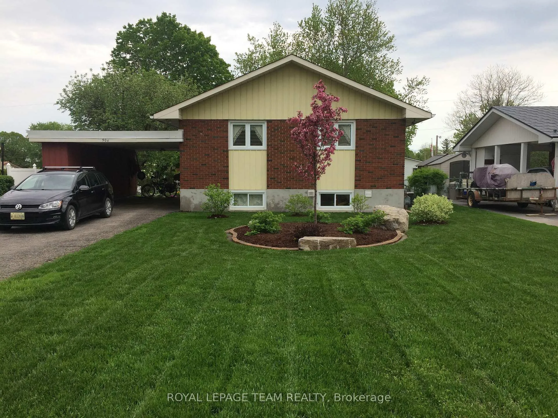 Photo 3 of 504 Clothier Street E, North Grenville, Kemptville — HOMEH