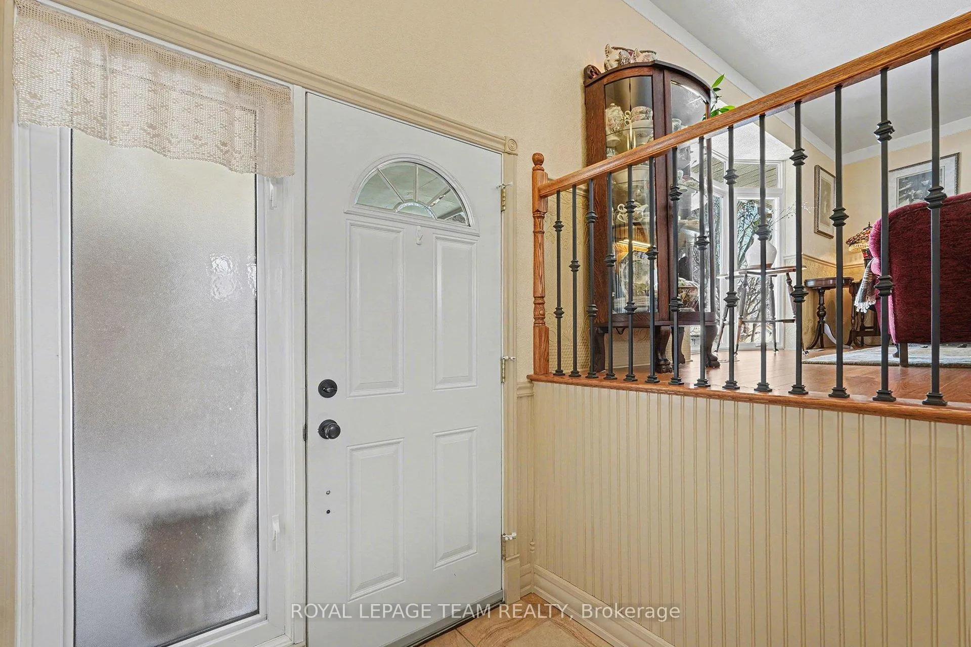Photo 4 of 504 Clothier Street E, North Grenville, Kemptville — HOMEH