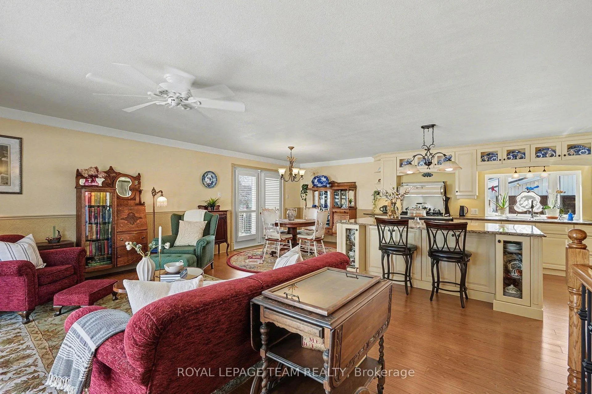 Photo 5 of 504 Clothier Street E, North Grenville, Kemptville — HOMEH