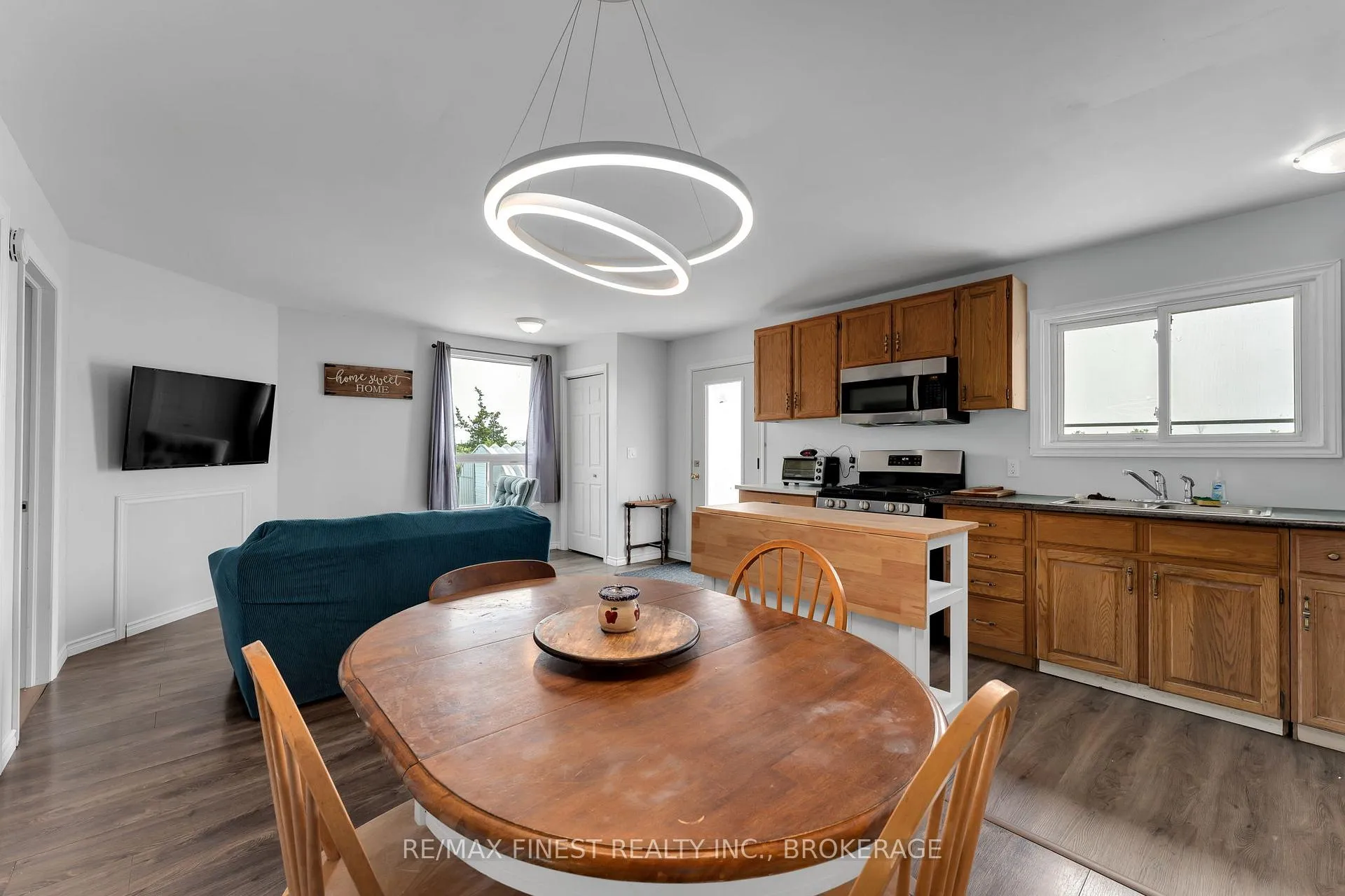 Photo 7 of 780 Wing Road, Loyalist, Lennox and Addington - South — HOMEH