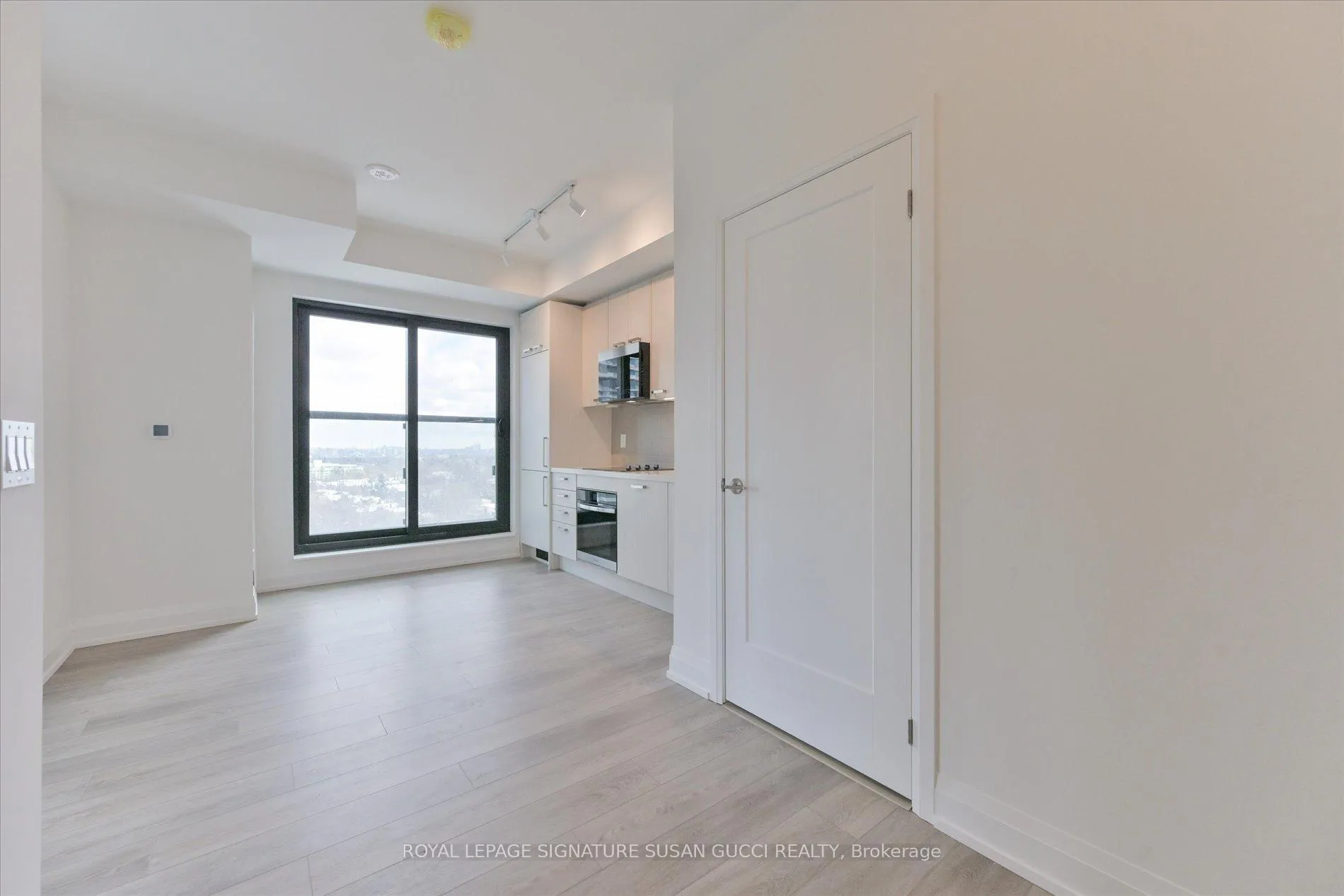 Photo 10 of Unit 1402, 20 Soudan Avenue, Toronto, Mount Pleasant West — HOMEH