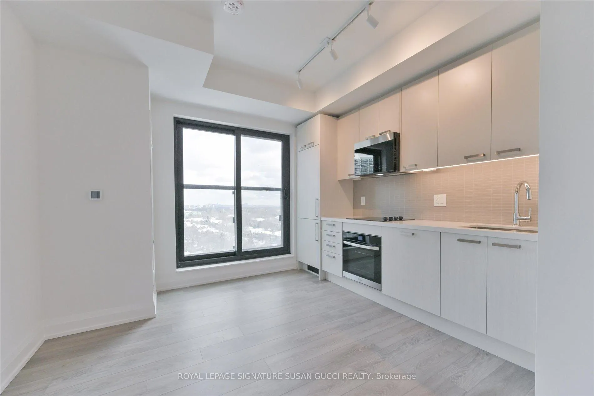 Photo 11 of Unit 1402, 20 Soudan Avenue, Toronto, Mount Pleasant West — HOMEH