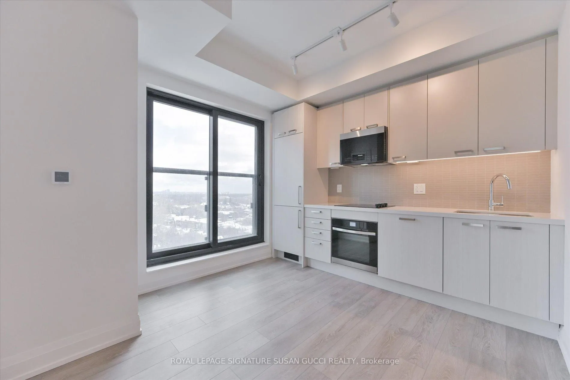 Photo 12 of Unit 1402, 20 Soudan Avenue, Toronto, Mount Pleasant West — HOMEH