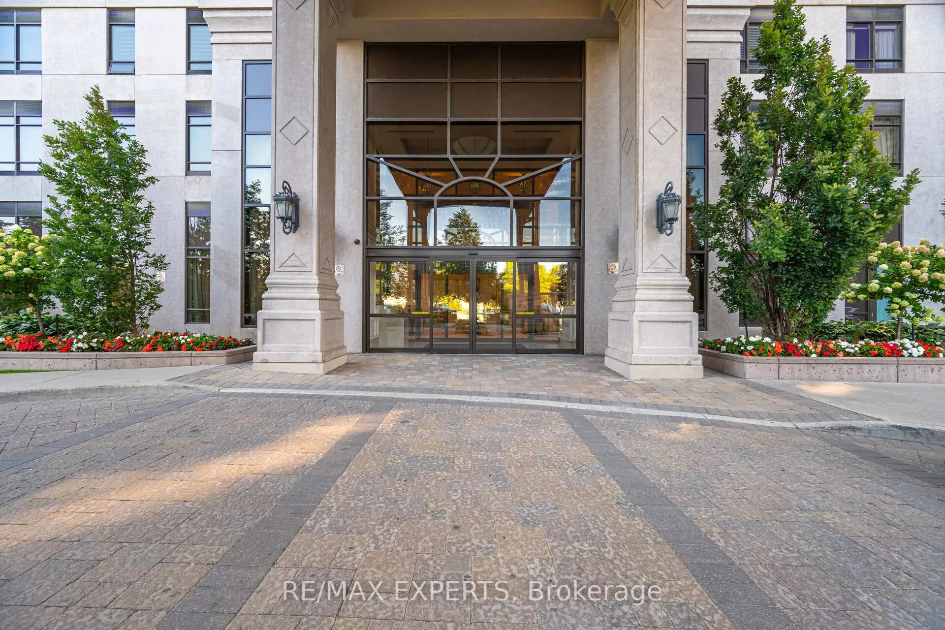 Photo 3 of Unit 809, 9255 Jane Street, Vaughan, Maple — HOMEH