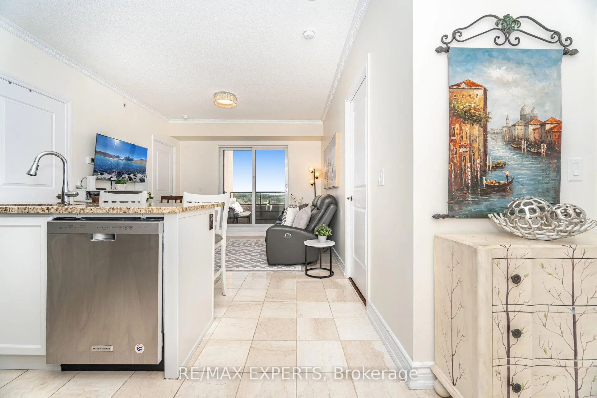 Photo 6 of Unit 809, 9255 Jane Street, Vaughan, Maple — HOMEH