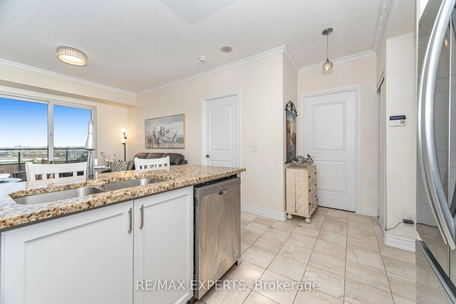 Photo 11 of Unit 809, 9255 Jane Street, Vaughan, Maple — HOMEH