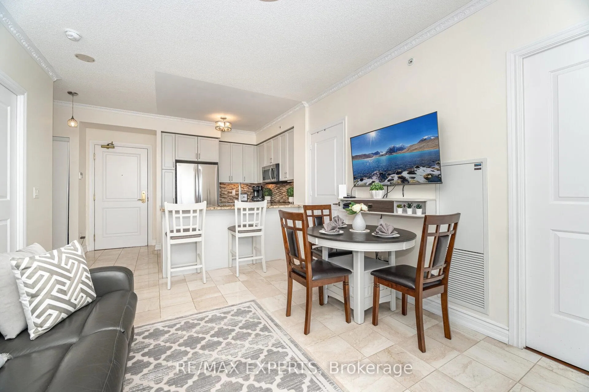 Photo 13 of Unit 809, 9255 Jane Street, Vaughan, Maple — HOMEH
