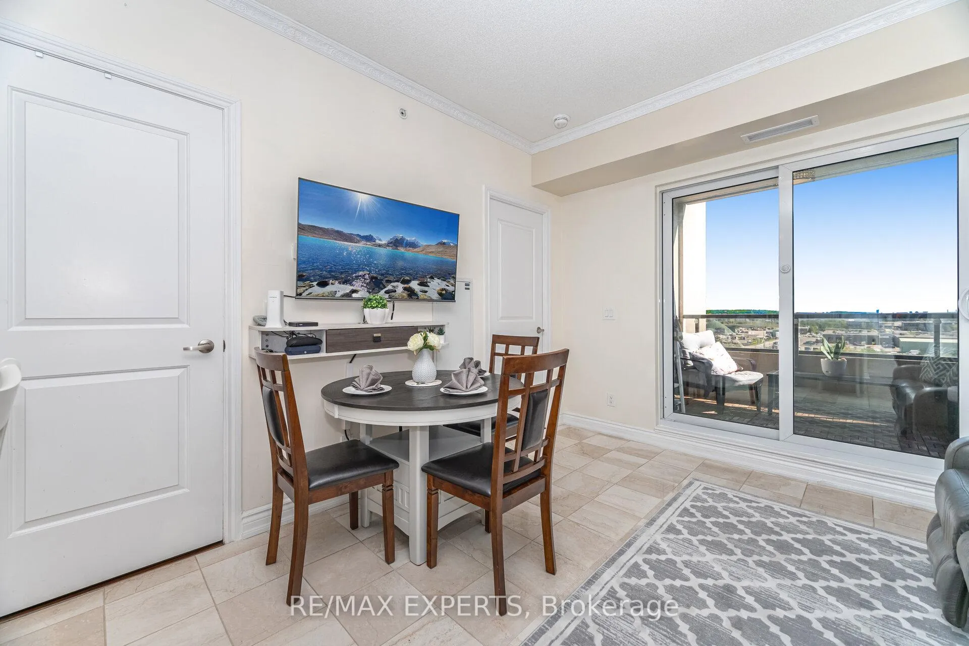Photo 14 of Unit 809, 9255 Jane Street, Vaughan, Maple — HOMEH