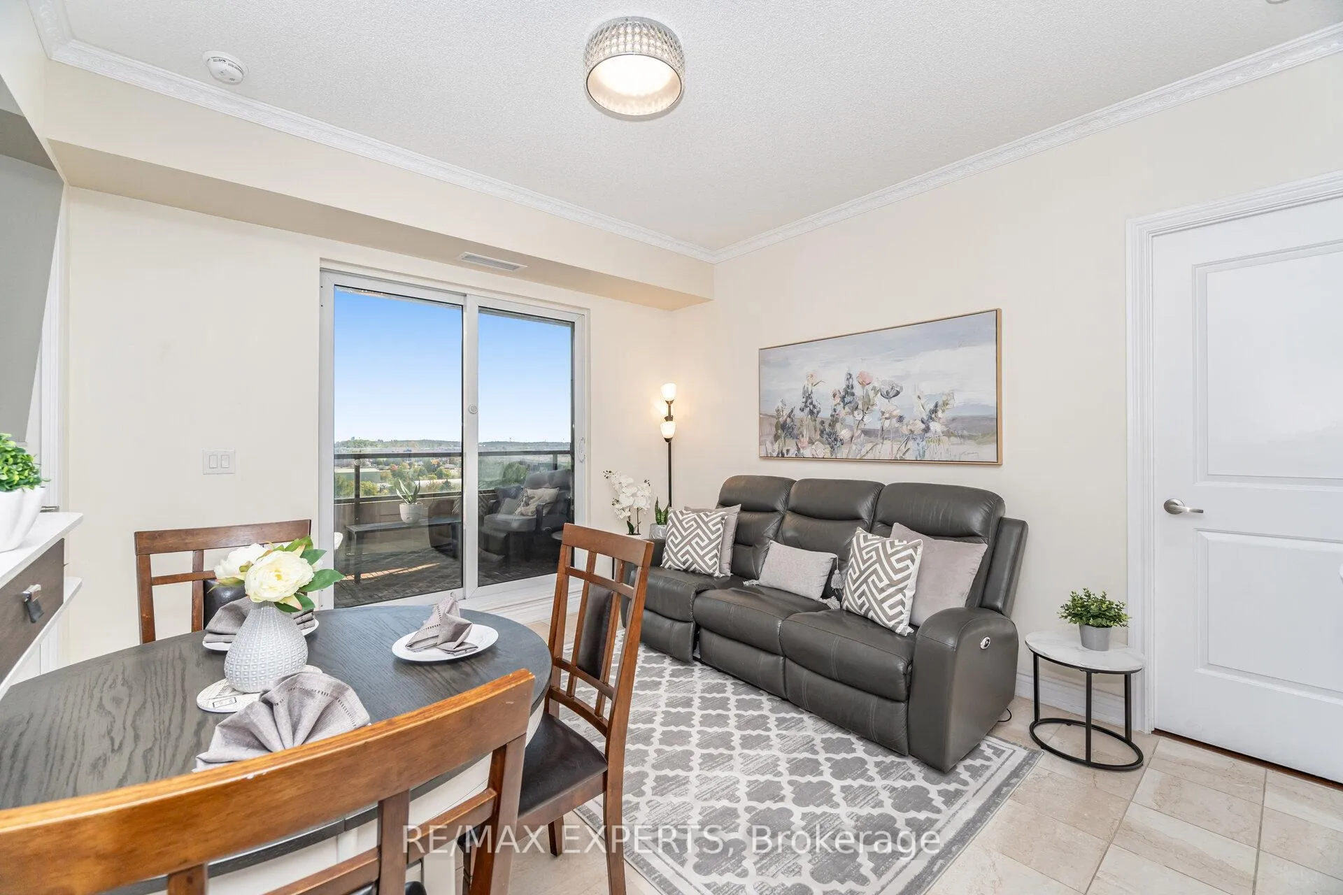 Photo 16 of Unit 809, 9255 Jane Street, Vaughan, Maple — HOMEH