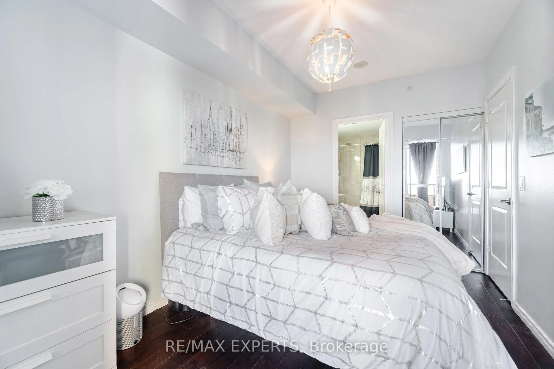 Photo 27 of Unit 809, 9255 Jane Street, Vaughan, Maple — HOMEH
