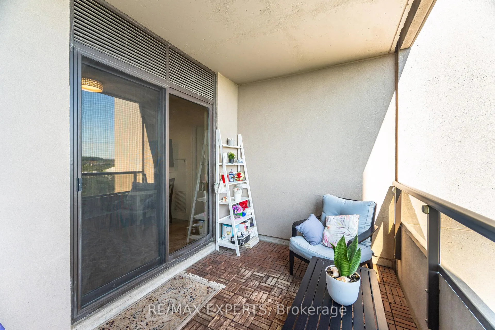 Photo 32 of Unit 809, 9255 Jane Street, Vaughan, Maple — HOMEH
