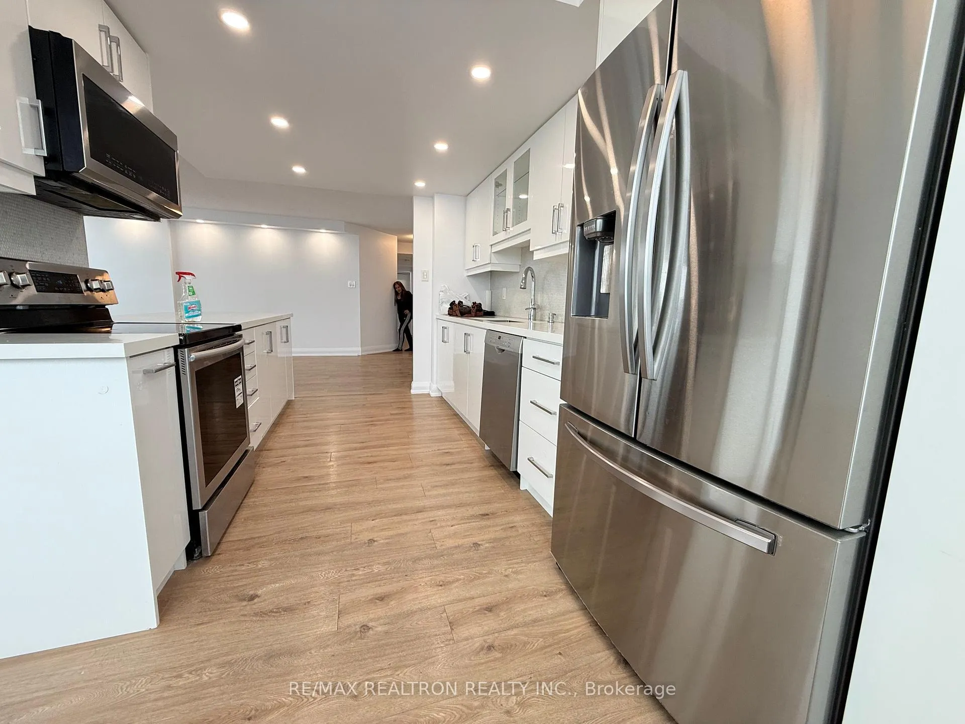 Photo 8 of Unit 1106, 7601 Bathurst Street, Vaughan, Crestwood-Springfarm-Yorkhill — HOMEH