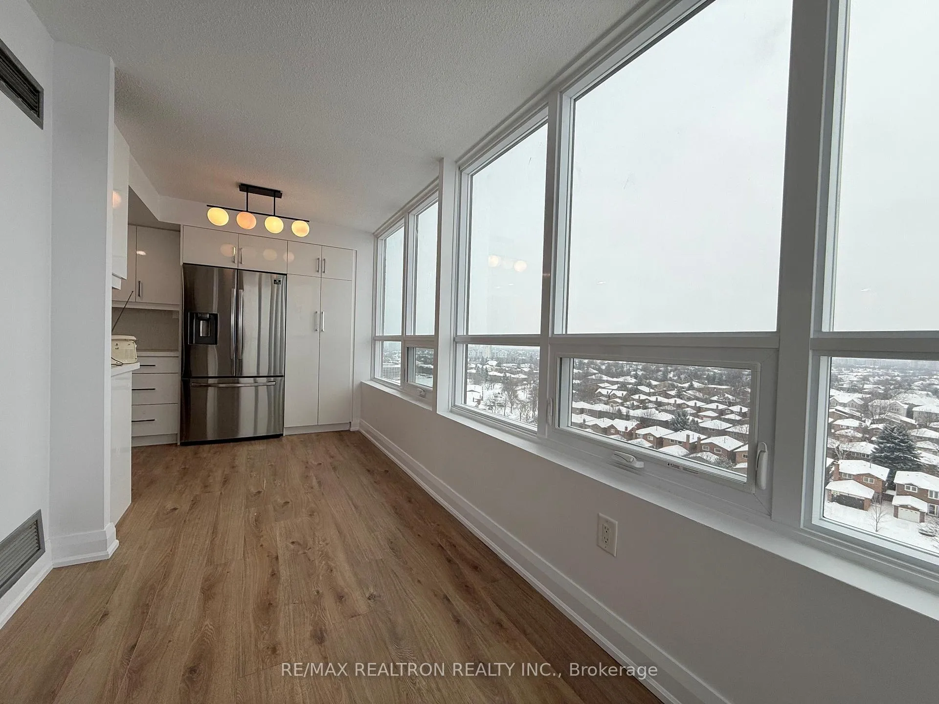 Photo 9 of Unit 1106, 7601 Bathurst Street, Vaughan, Crestwood-Springfarm-Yorkhill — HOMEH