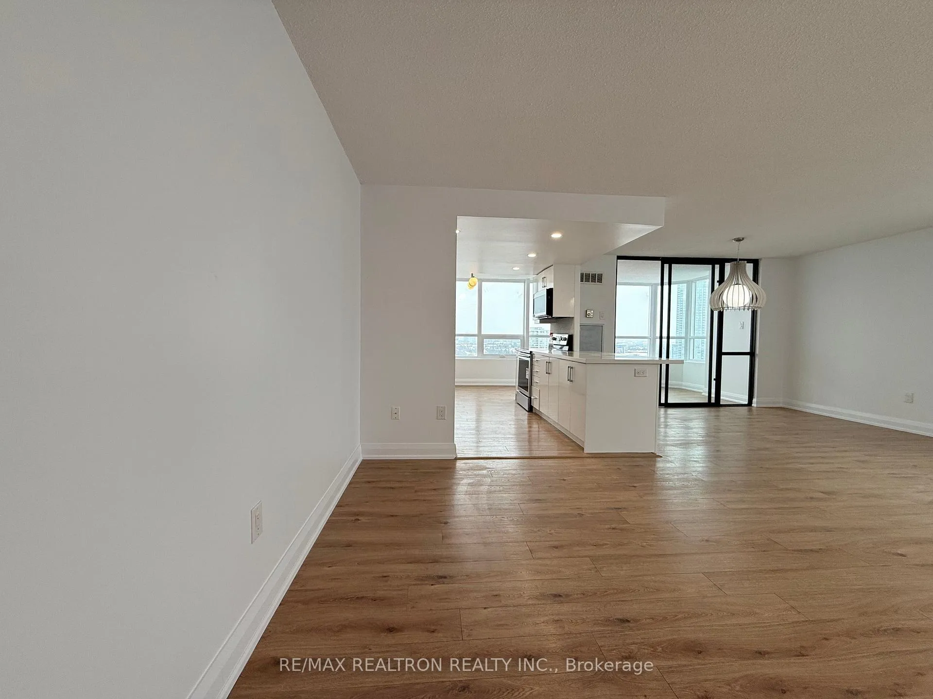Photo 11 of Unit 1106, 7601 Bathurst Street, Vaughan, Crestwood-Springfarm-Yorkhill — HOMEH
