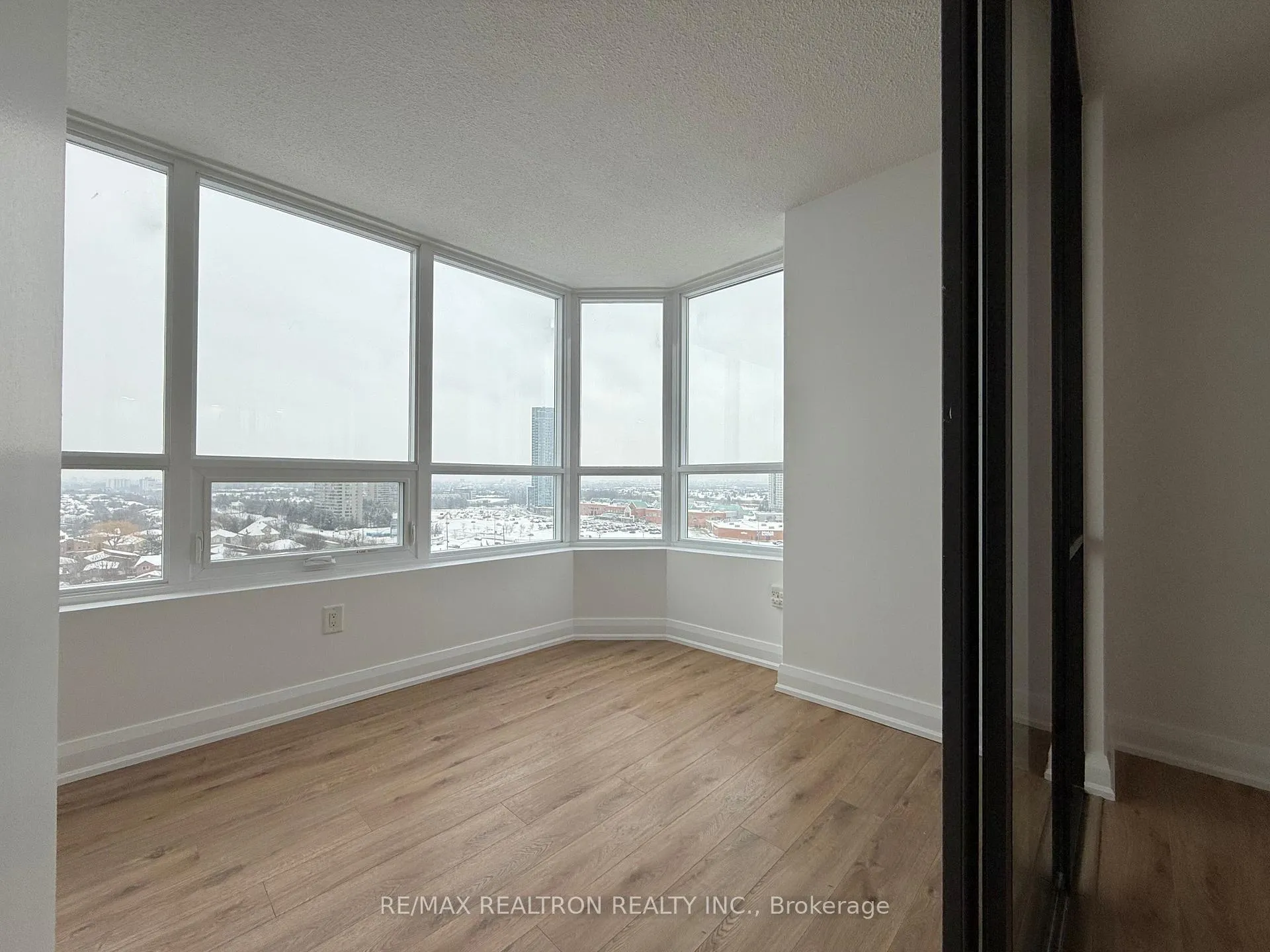 Photo 14 of Unit 1106, 7601 Bathurst Street, Vaughan, Crestwood-Springfarm-Yorkhill — HOMEH