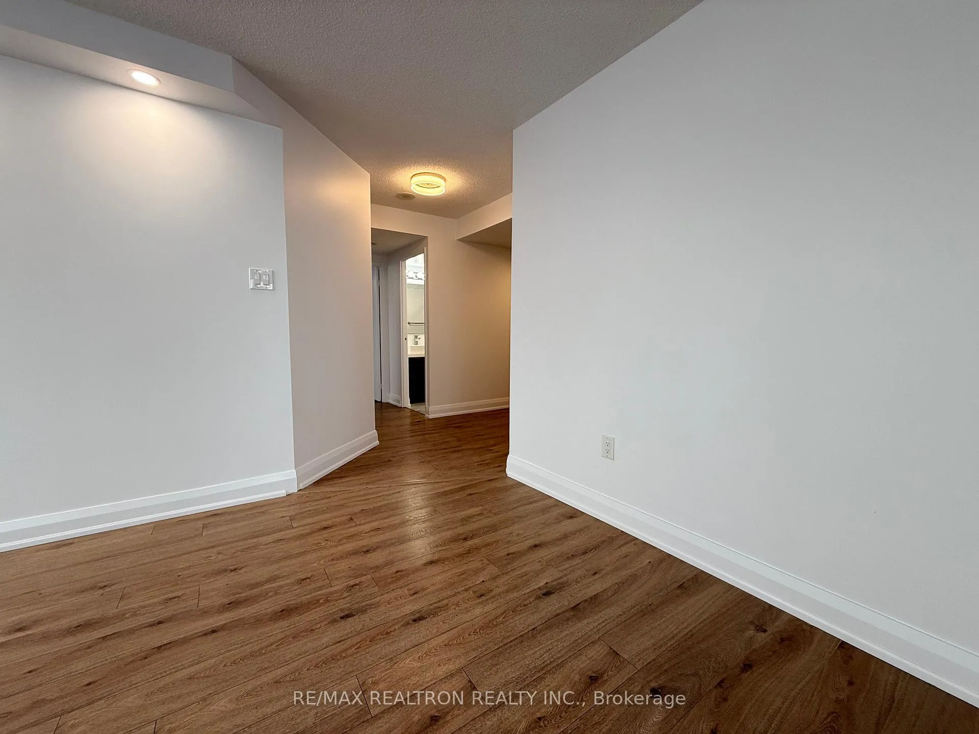 Photo 17 of Unit 1106, 7601 Bathurst Street, Vaughan, Crestwood-Springfarm-Yorkhill — HOMEH