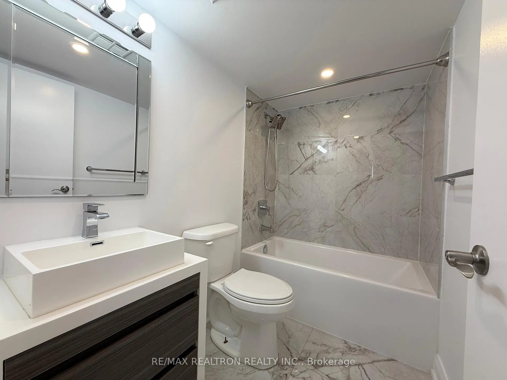 Photo 20 of Unit 1106, 7601 Bathurst Street, Vaughan, Crestwood-Springfarm-Yorkhill — HOMEH