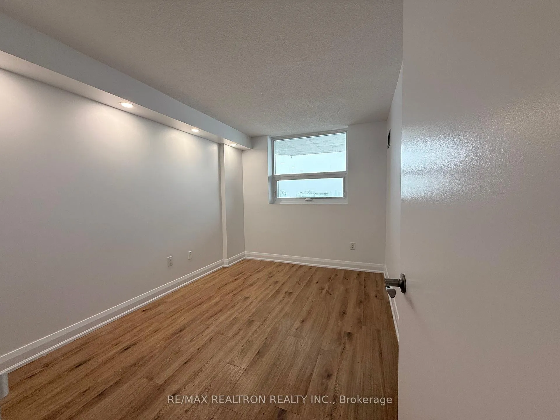 Photo 21 of Unit 1106, 7601 Bathurst Street, Vaughan, Crestwood-Springfarm-Yorkhill — HOMEH