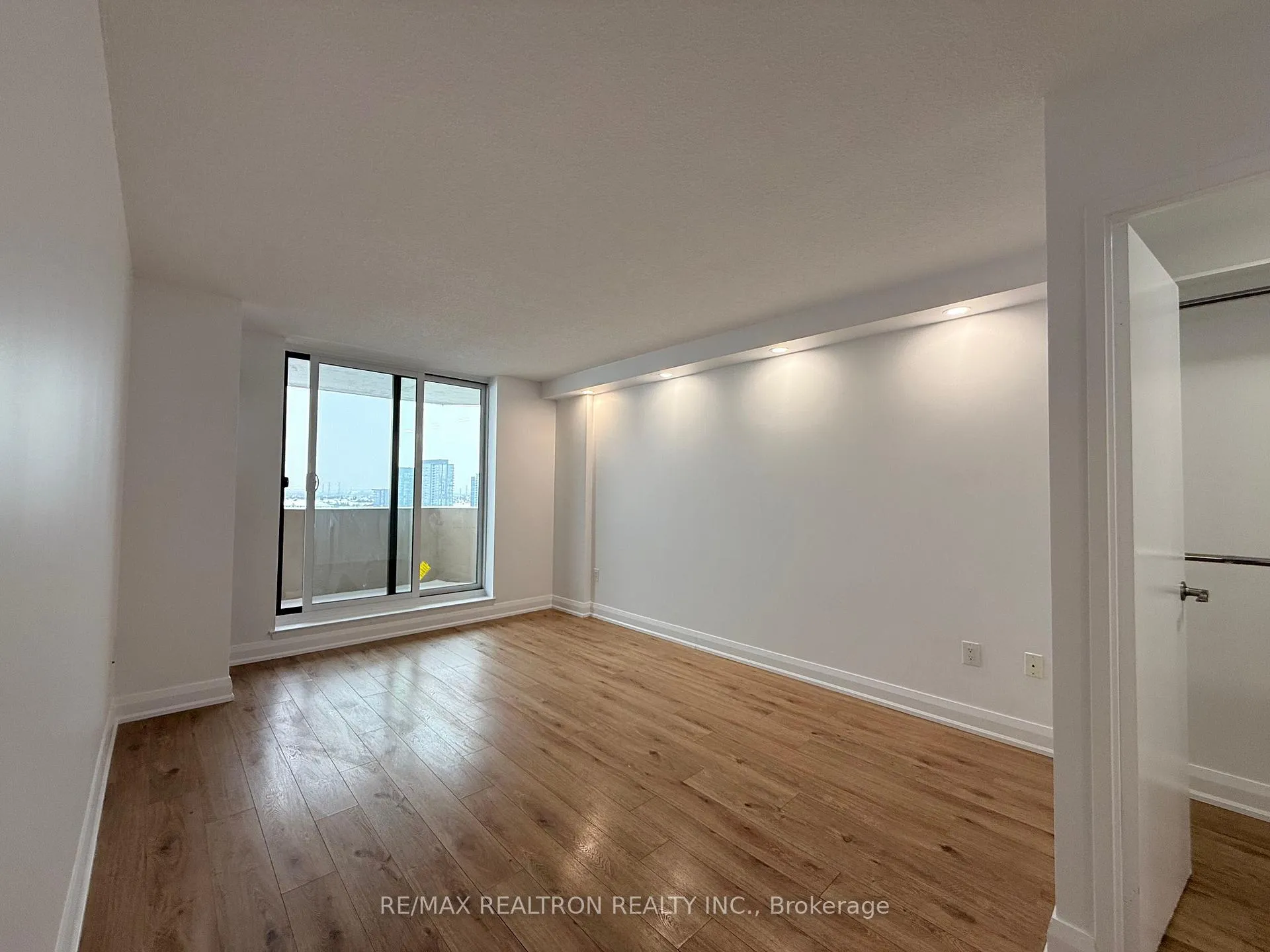 Photo 24 of Unit 1106, 7601 Bathurst Street, Vaughan, Crestwood-Springfarm-Yorkhill — HOMEH