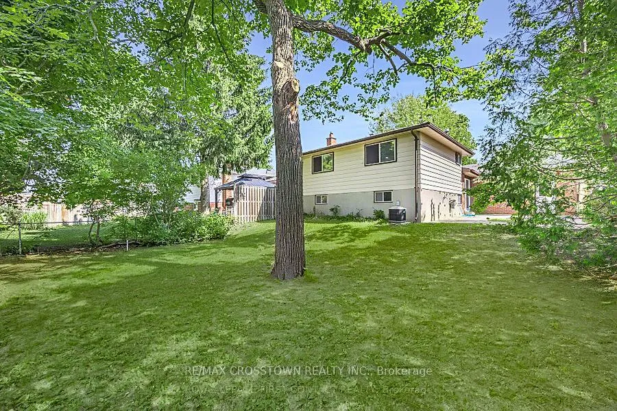 Photo 3 of 6 Deerpark Drive, Barrie, Cundles East — HOMEH