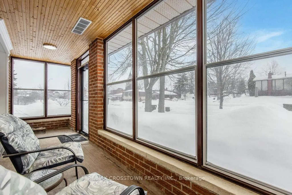 Photo 8 of 6 Deerpark Drive, Barrie, Cundles East — HOMEH