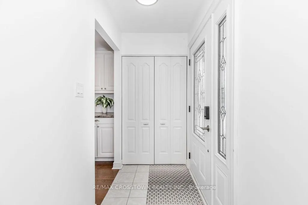 Photo 10 of 6 Deerpark Drive, Barrie, Cundles East — HOMEH