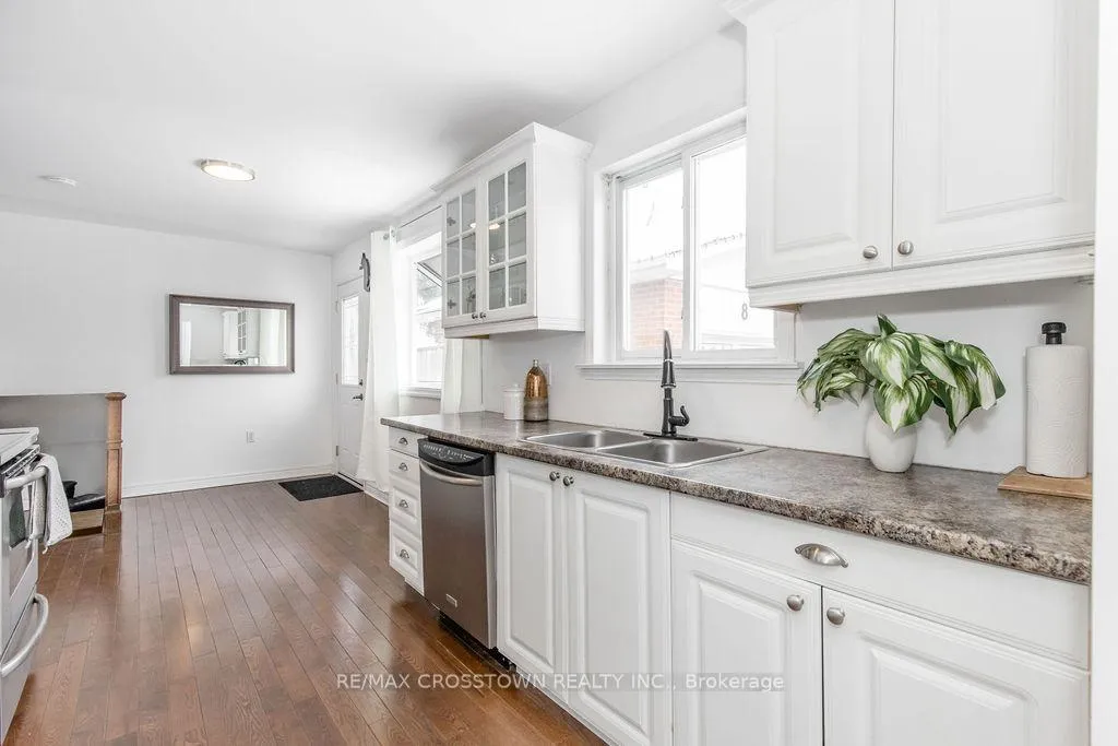 Photo 12 of 6 Deerpark Drive, Barrie, Cundles East — HOMEH
