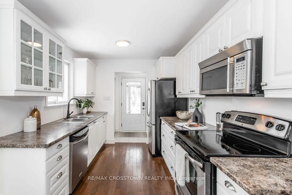 Photo 14 of 6 Deerpark Drive, Barrie, Cundles East — HOMEH