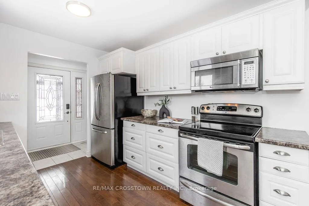 Photo 15 of 6 Deerpark Drive, Barrie, Cundles East — HOMEH